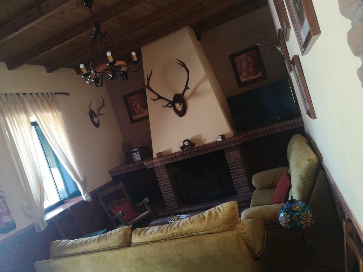 Casa Rural La Dehesilla Касалья-де-ла-Сьєрра Екстер'єр фото